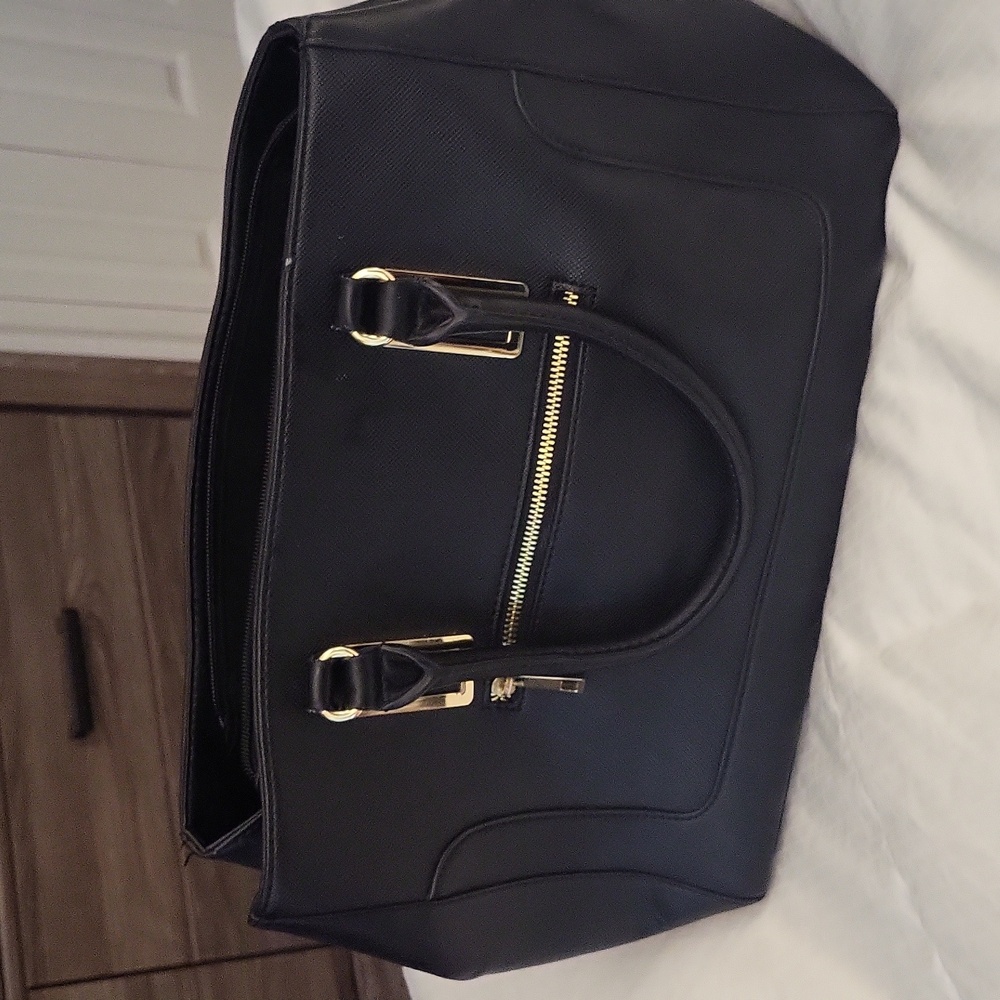 Merona black pocketbook
